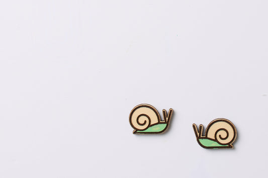 Wood Snail Stud